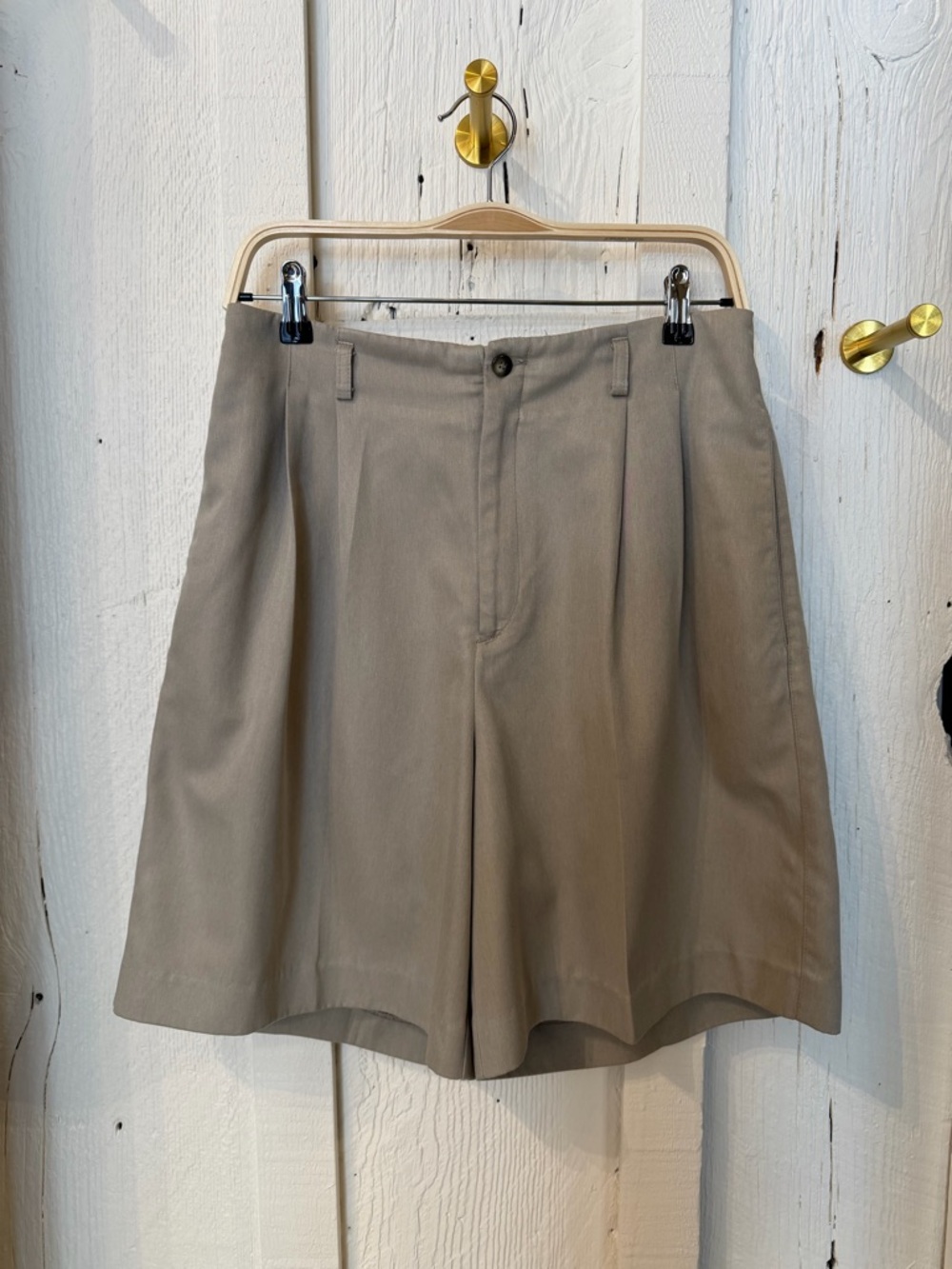 Vintage Women's High-Rise Tailored Shorts in Taupe